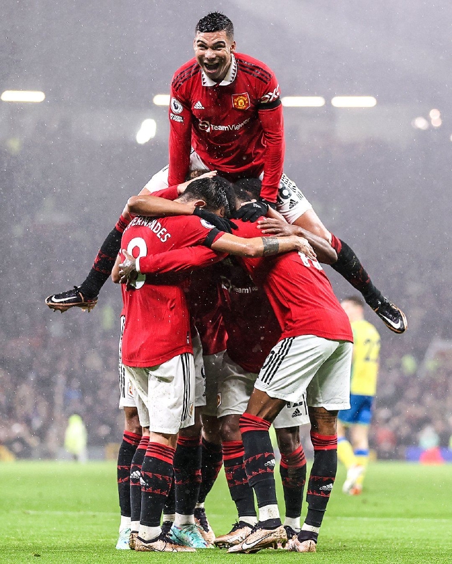 着年轻球员 着年轻球员